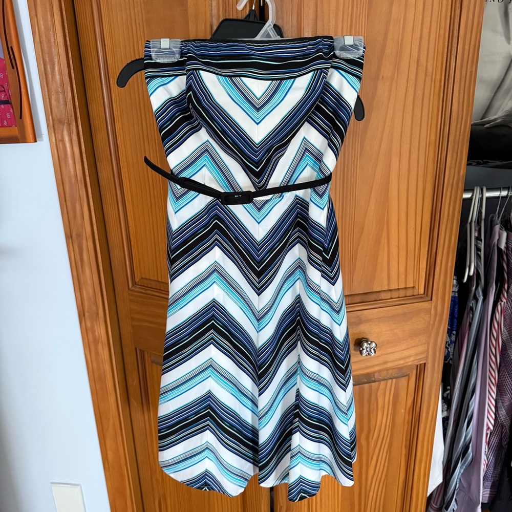 White House Black Market Women’s Strapless Dress Size 2 with Belt Multicolored